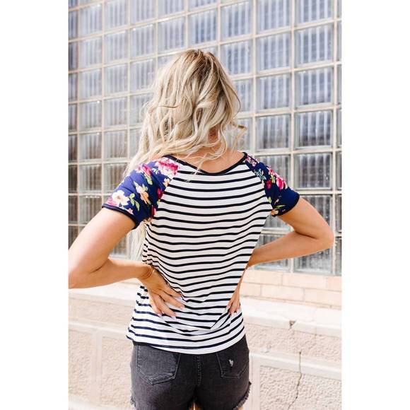 NEW E. LUNA flower power raglan top in blue - Picture 3 of 3